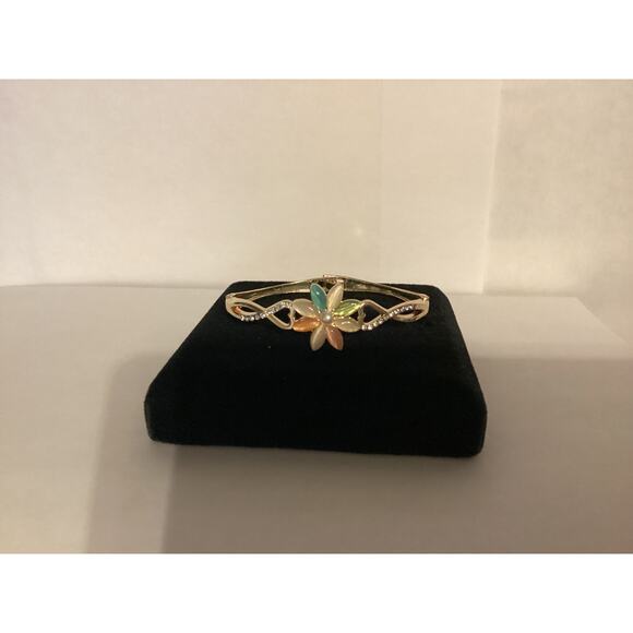 2766 NWOT BFF Rose Gold Bracelet Bangle Pink/Blue/White/Yellow Flower Cubic Zirc - Picture 3 of 3